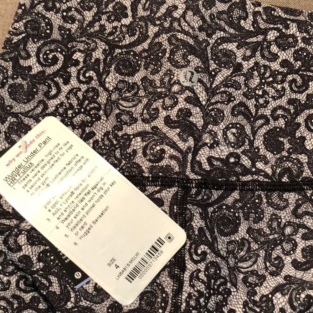 NWT Luluemlemon Wunder Unders